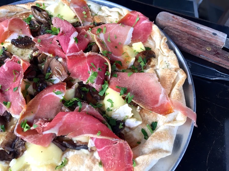 Friday Food Bites: Brie and Truffle Oil Pizza from Venice Beach Wines