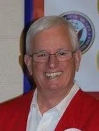 TOM GILDER