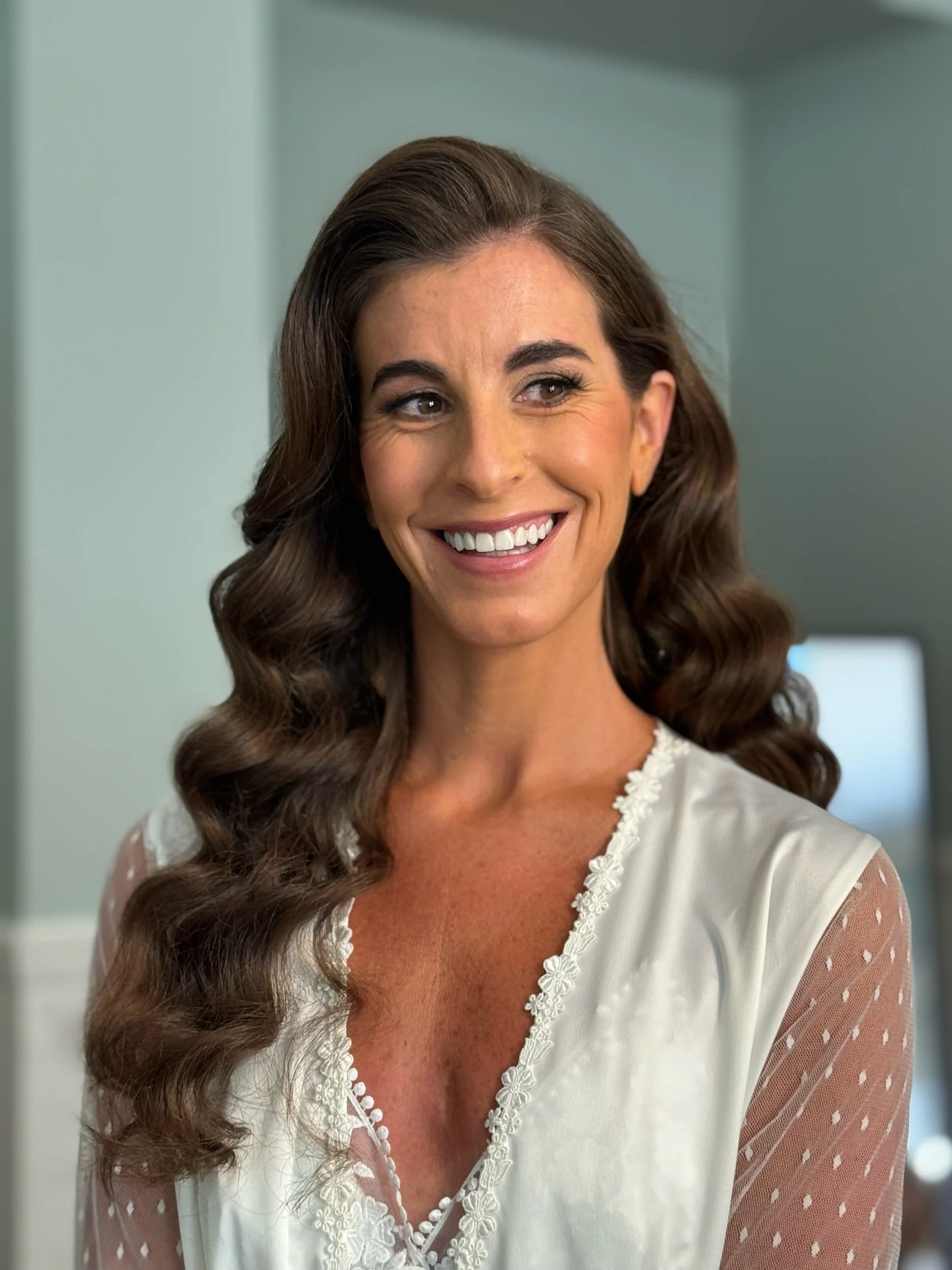 Bride with Hollywood waves