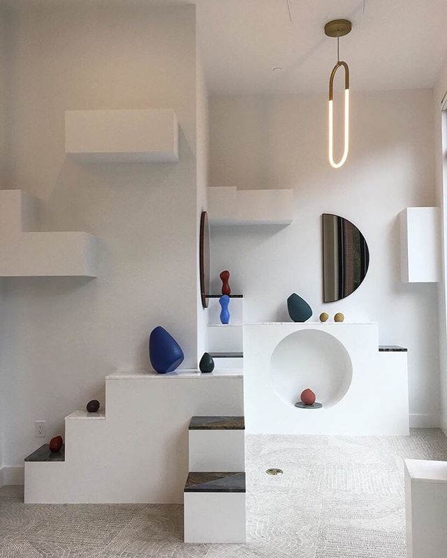 Modernist dreams fulfilled @mociun. What started as a fine jewellery brand has now branched into beautiful brick and mortar retail stores with a curated collection of ceramics and art too. #mapashop photo from @aebell