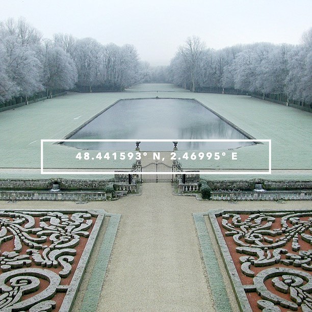 Everything about this is a little bit magical no? An hour outside Paris, Louis XIII really knew how to #finditliveit. While @chateaudecourances is still a private residence&mdash;can you believe that?&mdash; you can sign up for a guided visit to lear