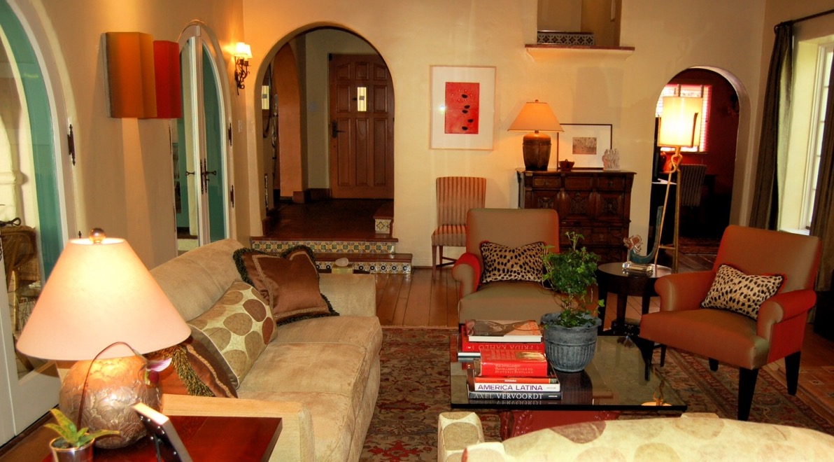 GR_LivingRoom9.jpg