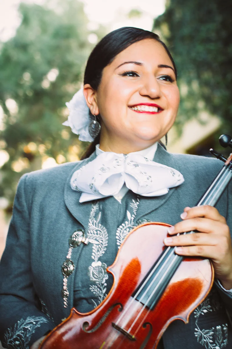 zamantha lopez // violinist