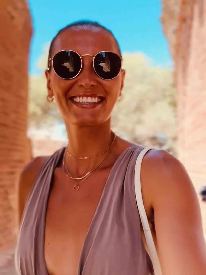 From exploring Parco Archeologico di Naxos e Taormina in the day to changing our flights so we can watch a movie premier inside of it in the evening for the Taormina Film Festival 🎥 
Incredibly magical experience to listen to the symphony under the