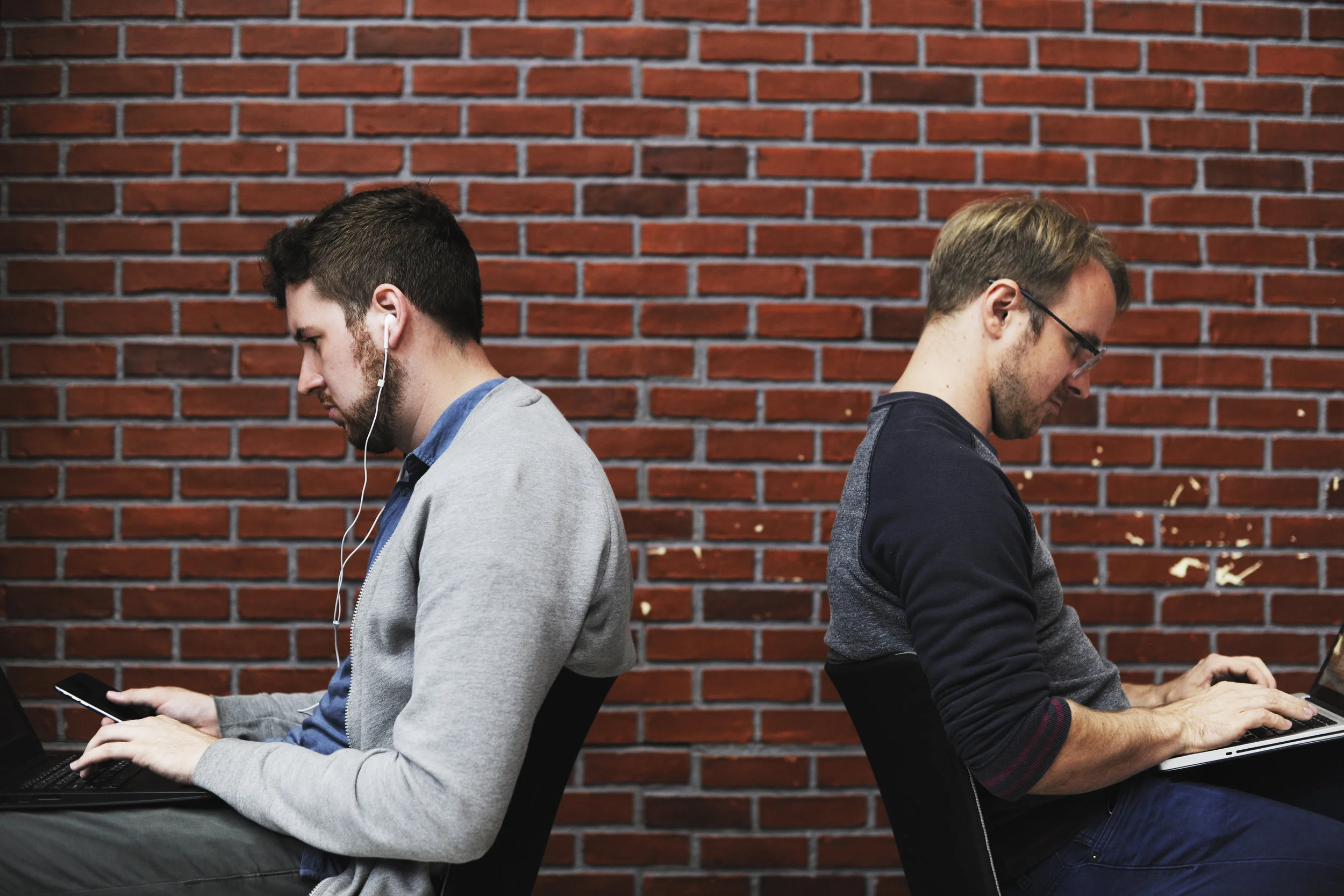 4 Ways to Develop Meaningful Relationships at Work