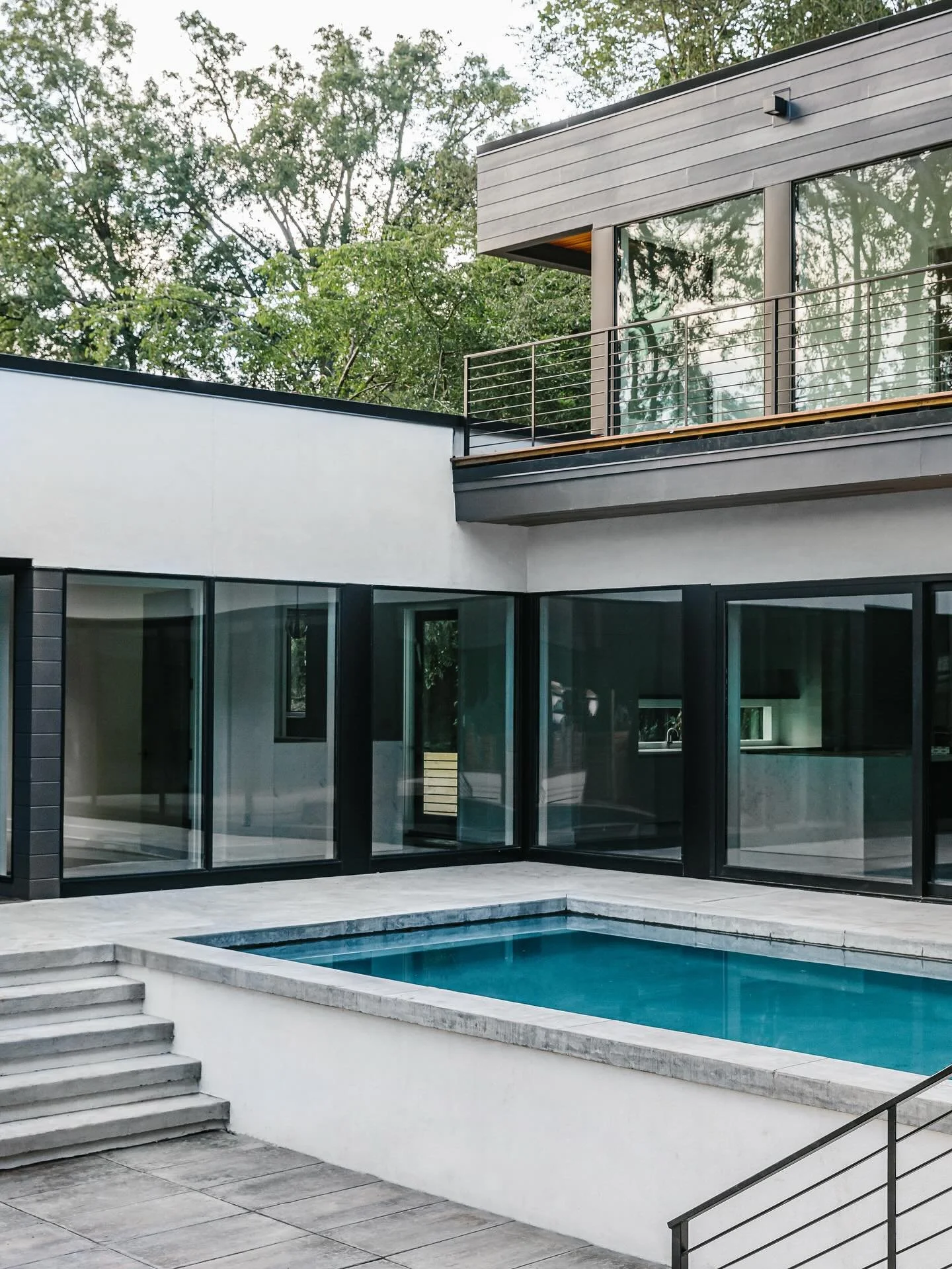 Selwyn Modern Residence // Charlotte, NC 

#residentialarchitecture #modern #pool #patio #exterior #charlottenc #homedesign #architecture #outdoorliving