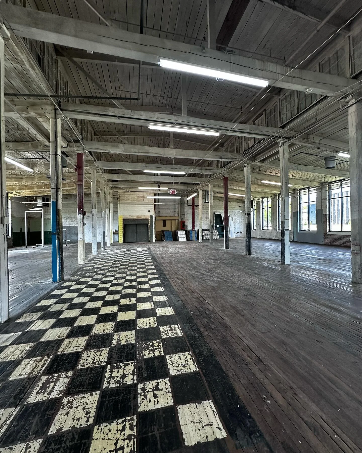 What&rsquo;s happening at Oak Street Mill??
Such good things to follow!

#peadonfineinarchitecture 
#knoxgroupinc 
#townofcornelius