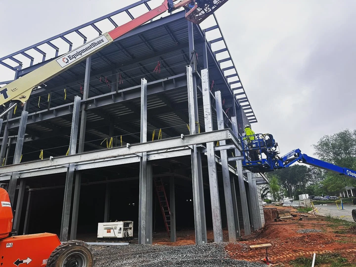 &hellip;progress in Davidson&hellip;

#peadonfineinarchitecture 
#davidsonnc 
#theknoxgroupinc
#mixedusearchitecture 
#ratzlaffconstruction
