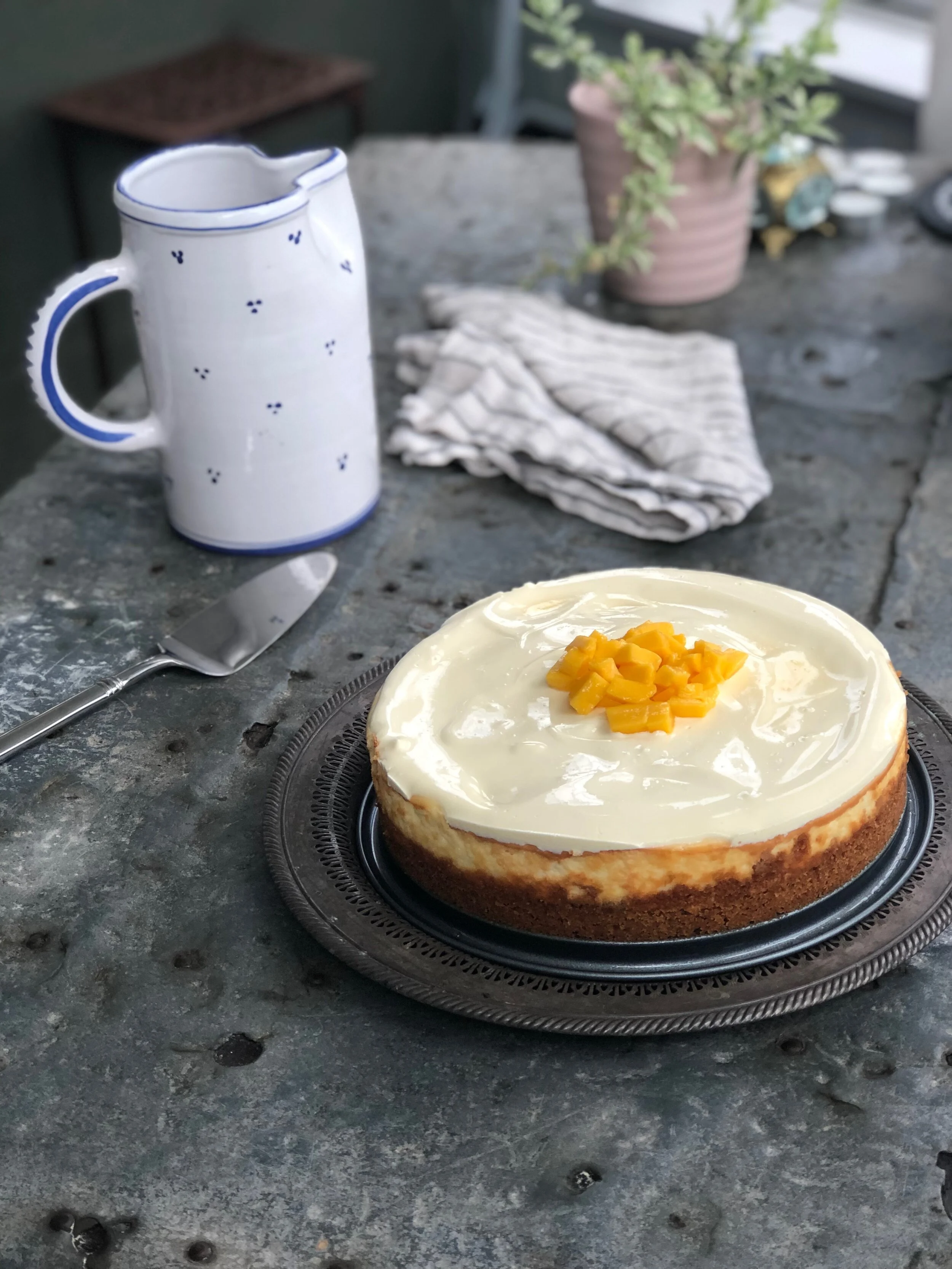 Mascarpone Cheesecake with Sour Cream and Mango Topping