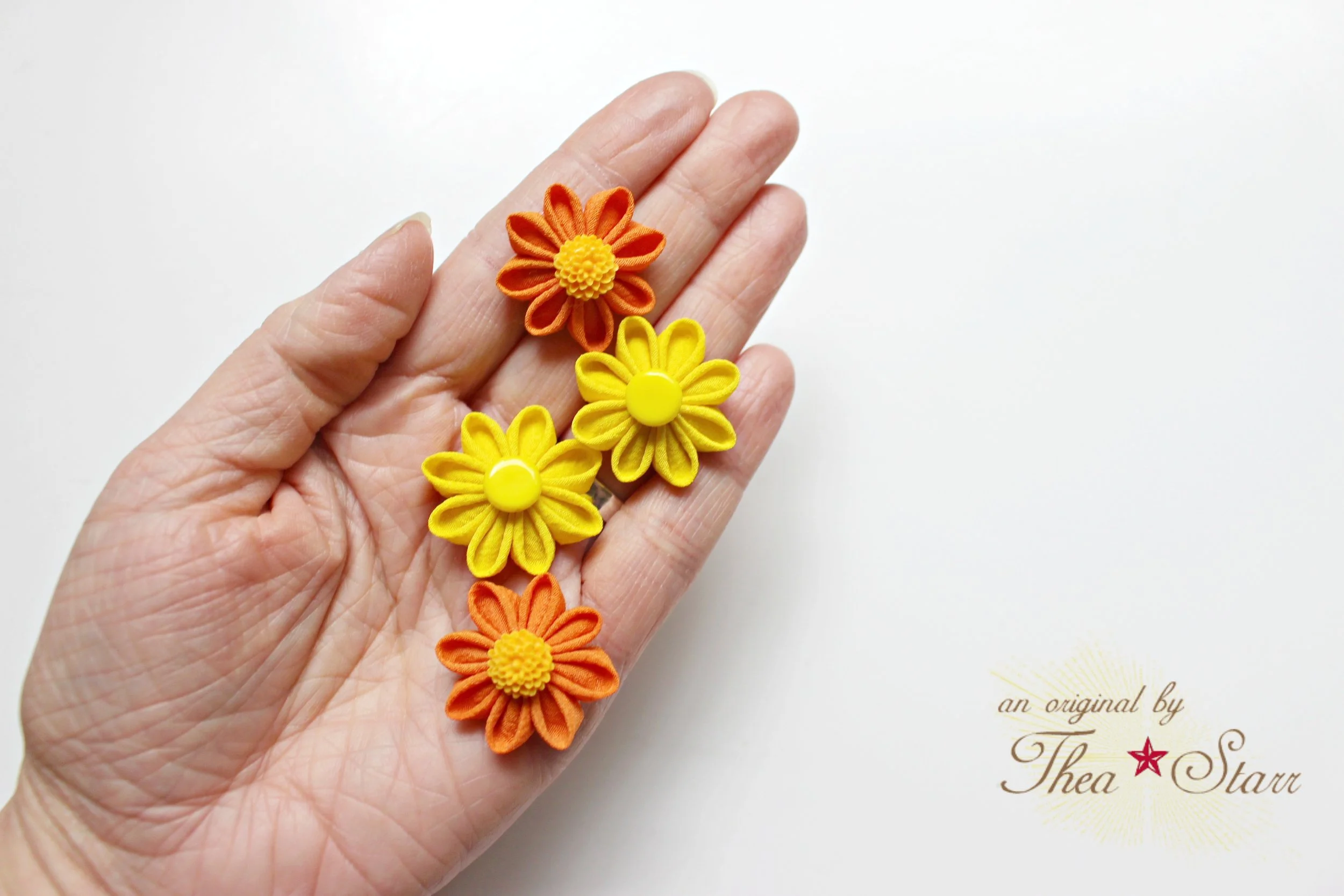Miniature Kanzashi - Thea Starr 