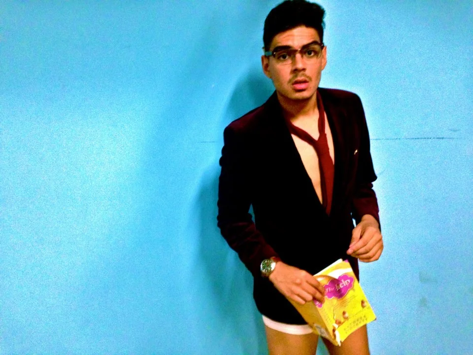 Mauricio Happy hausewife home.jpg