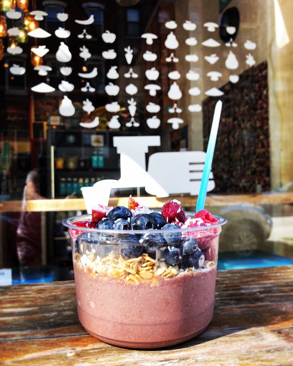 We SPREAD the LOVE one A&Ccedil;A&Iacute; at a time 💜🤍💜

📍 EAST VILLAGE
💌 Catering: info@agavijuice.com
✨ 100% Raw 100% Vegan 100% Love
🏳️&zwj;🌈 Proudly serving organic acai bowls &amp; juices!
📸 Tag us in your #AGAVI photos!
.
.
AGAVI JUICE 