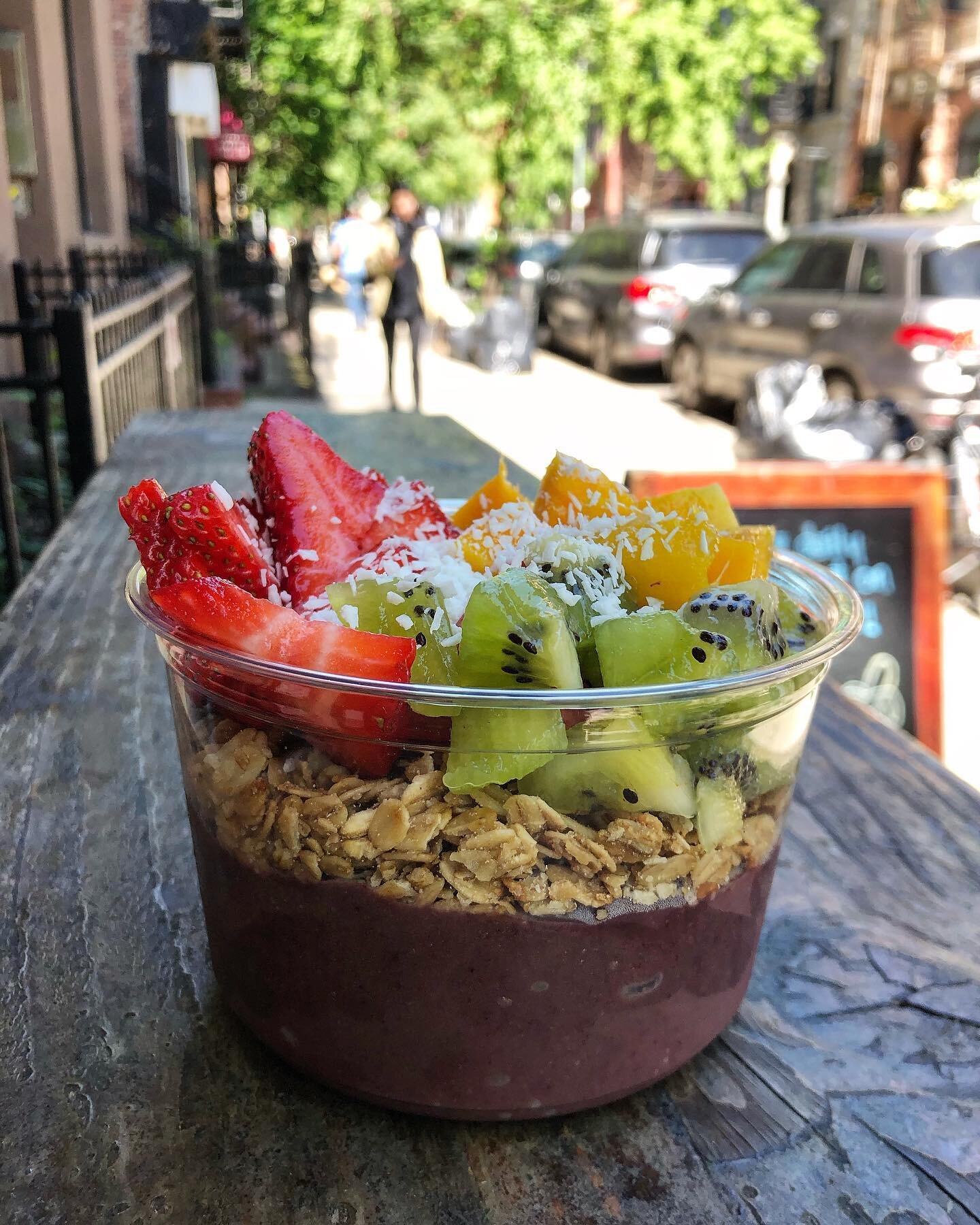 The flowers are blossoming and so are our bowls 🌼🌸🌺

📍 EAST VILLAGE
💌 Catering: info@agavijuice.com
✨ 100% Raw 100% Vegan 100% Love
🏳️&zwj;🌈 Proudly serving organic acai bowls &amp; juices!
📸 Tag us in your #AGAVI photos!
.
.
AGAVI JUICE | NY