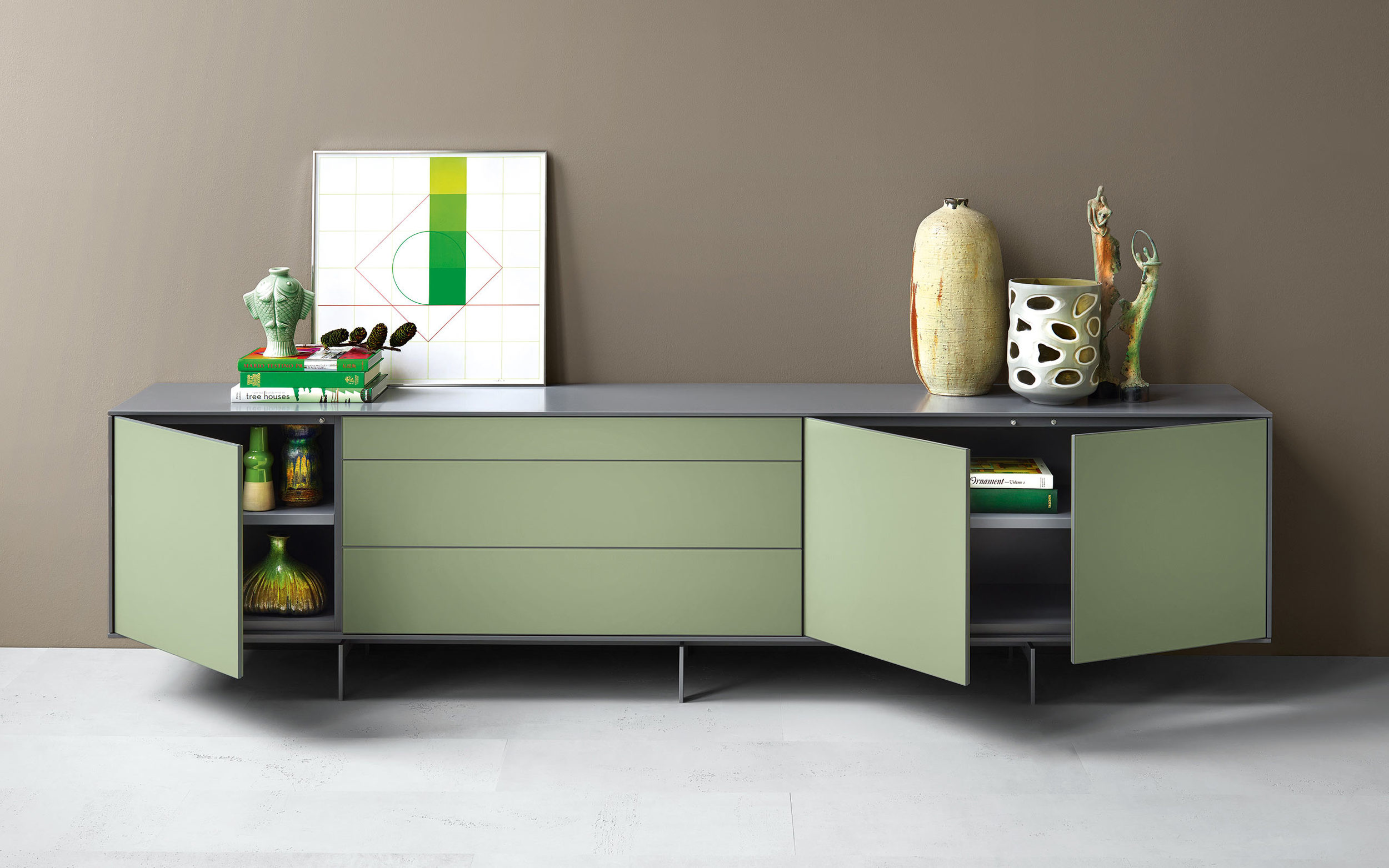 piure_03_Line-Sideboard-2.jpg