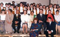 Dorina Cret and members of the Cantorino Children’s choir from Zalau, Romania meet the former King and Queen at Chiswick.
