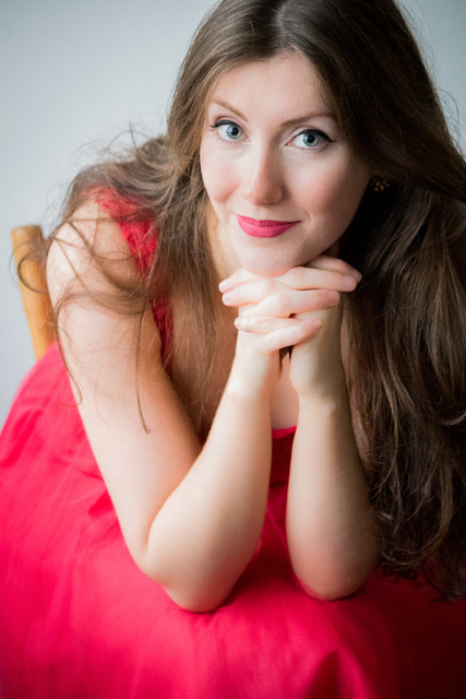 Caroline Taylor soprano, headshot high-res.jpeg