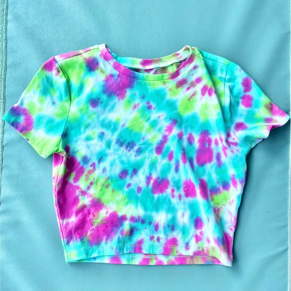Womens+Short+Sleeve+Crop+Top.jpg