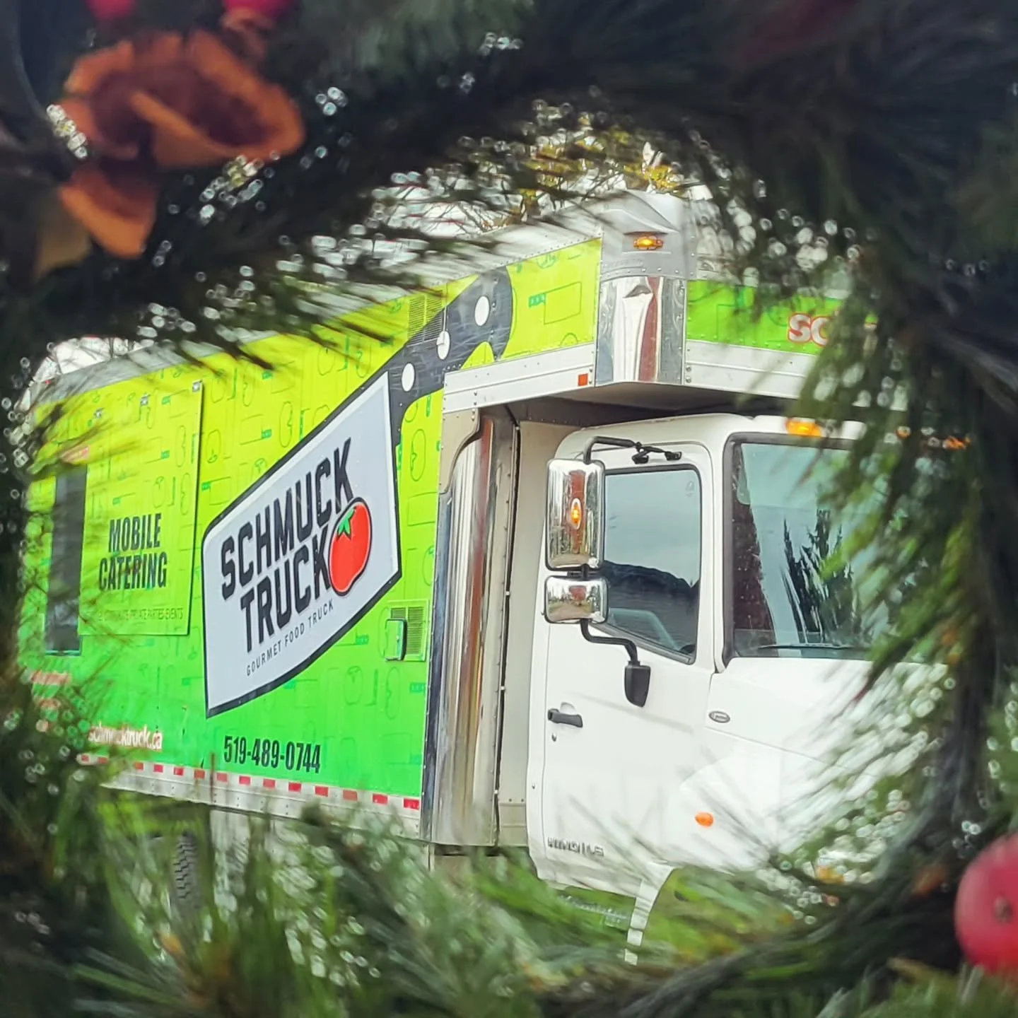 Want to give your staff what they REALLY want this holiday? 

Call, DM, email, or hit the link in bio to get in touch and let us bring the present that everyone loves - Schmuck Truck 🎅

#holidaylunch #holidaycatering #workplacelunch #christmasparty 