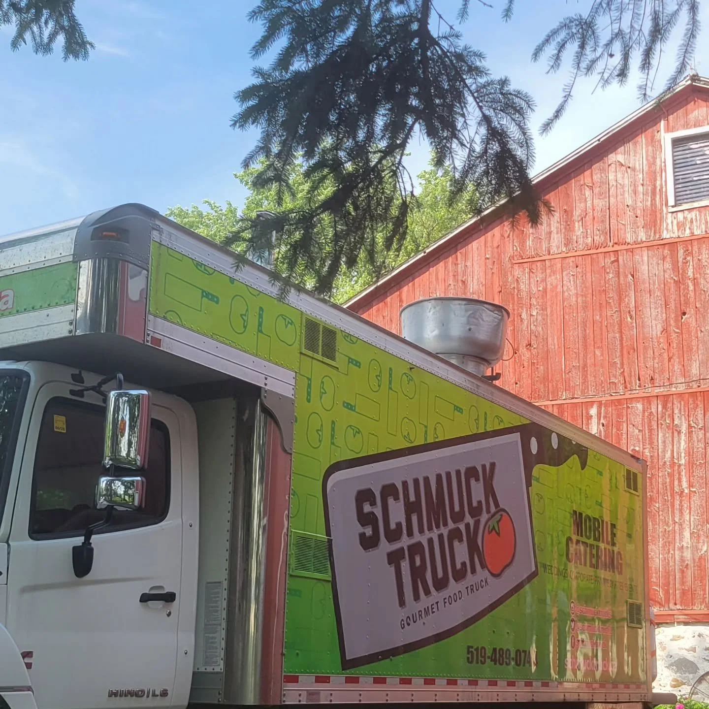 Spring is finally springing this week! 💐

We are currently cleaning up the cobwebs and getting the truck ready to roll out for another season 💚

We can't wait to see everyone...have you booked your date yet?

#aintnopartylikeaschmucktruckparty #foo