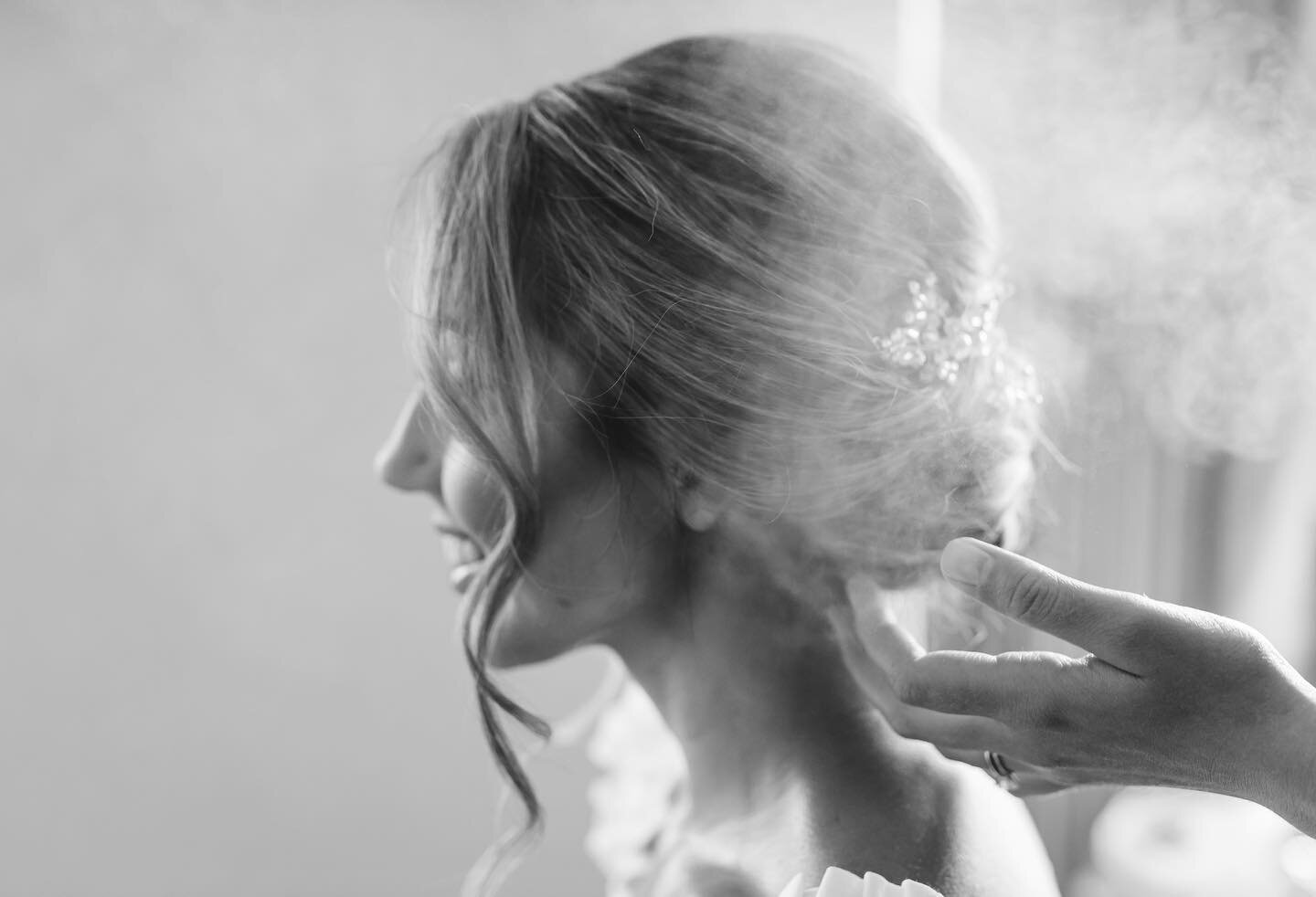 The absolutely freaking radiant @kelsmb33 getting ready for her @battellojc wedding 🤍

Venue: @battellojc
Photographer: @trishakeelerphoto
Videographer: @lostlensmedia
HMUA: @smashbrush_ @bohohairsalon
Band: @beattrain
Dress: @pronovias @kleinfeldbr