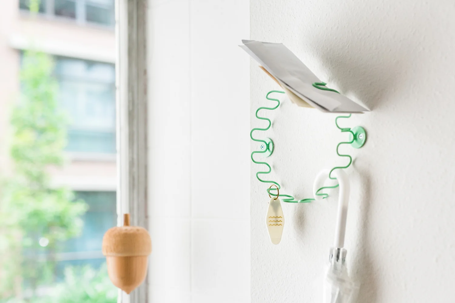 Hang_Up_Mint_01.jpg