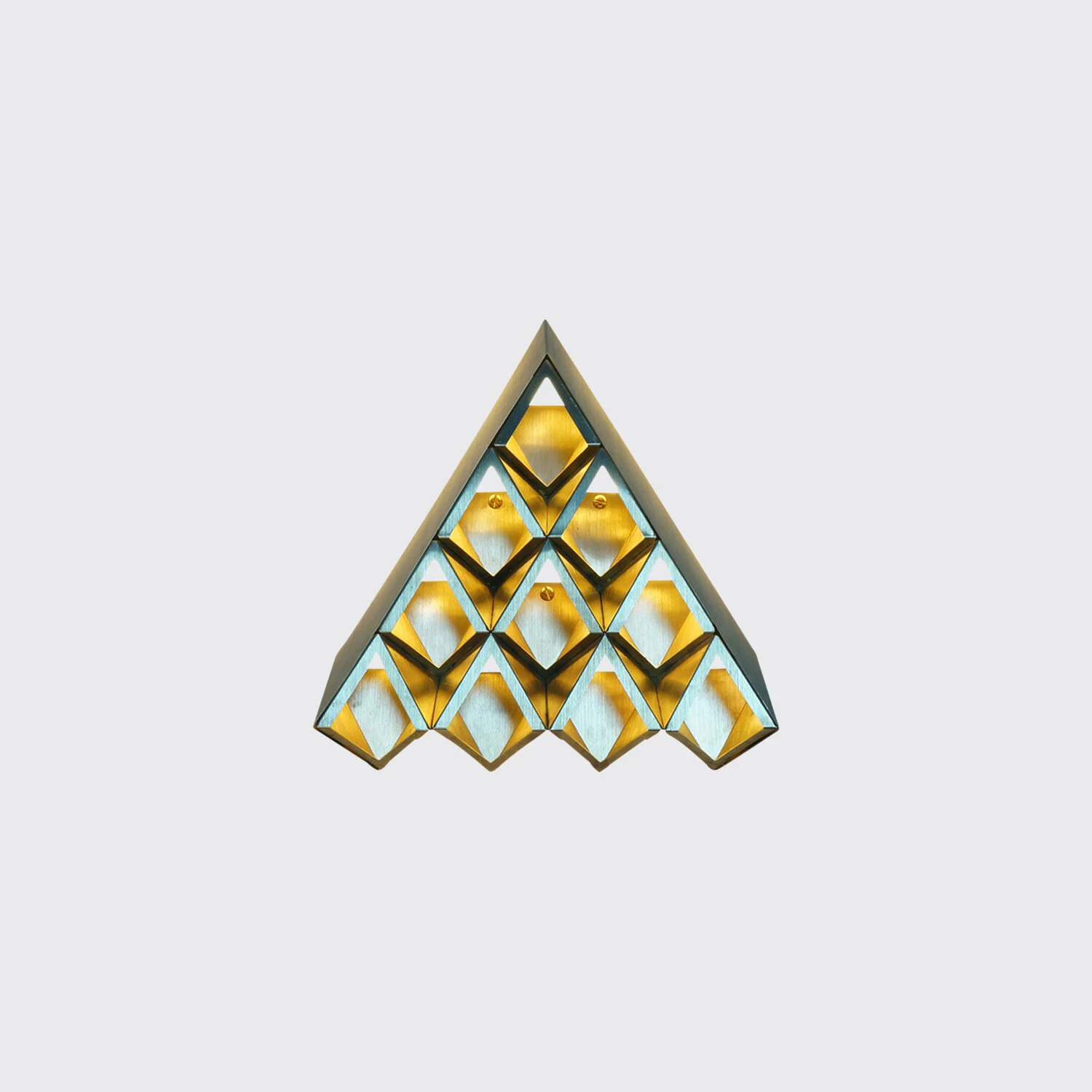 TYLT001_Triangle_Pink_Light_On.jpg