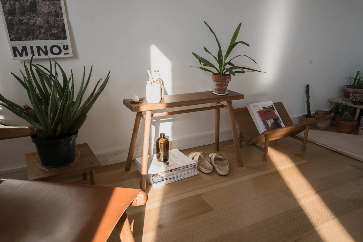 #ShopTheLook on WorkOf: Wing Stand + Rise Bookstand + Plume Chair