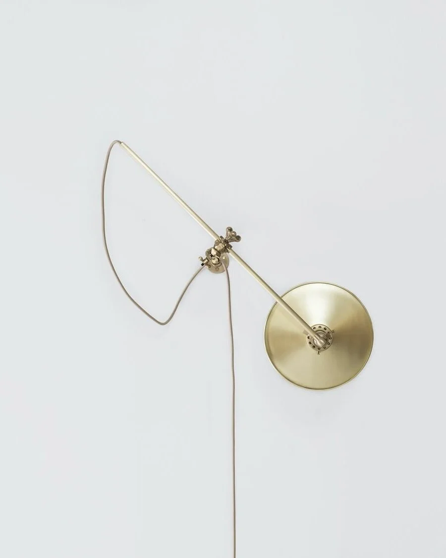 Brass-Wall-Lamp_Middle.jpg