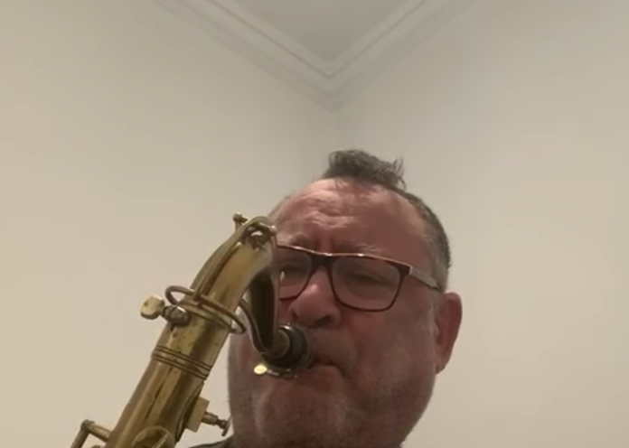 Autumn in New York, solo rendition in Corona conditions...