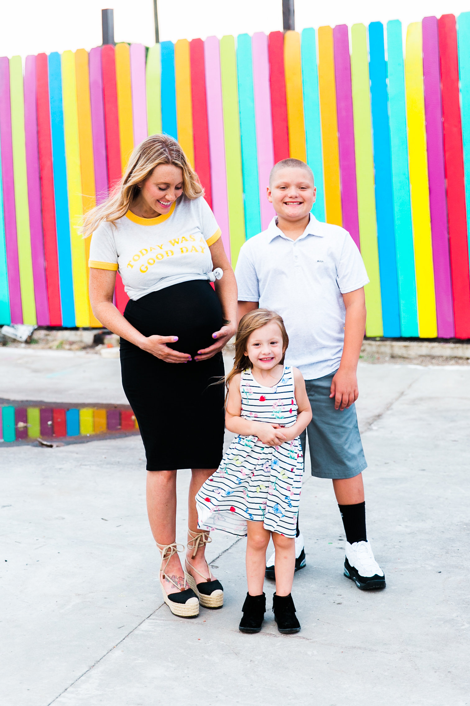 Lindsey&JOe-Maternity-18.jpg