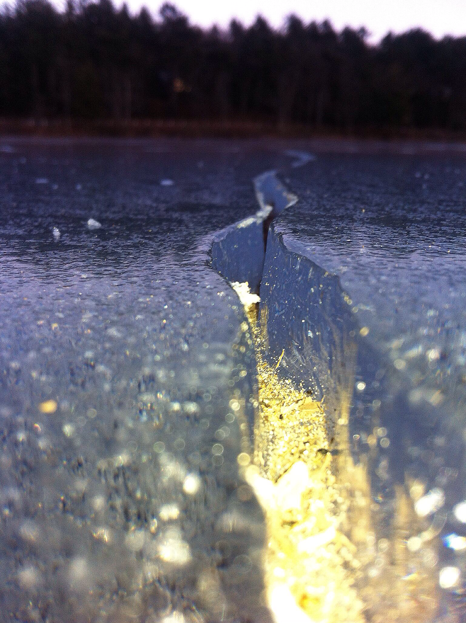Ice on the lake 2014