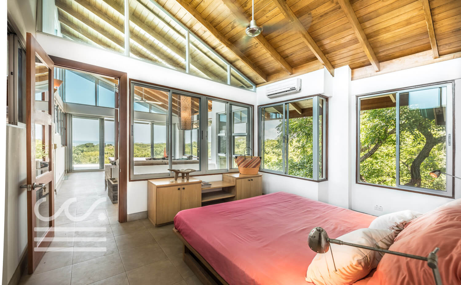 Casa-Luca-Wanderlust-Realty-Real-Estate-Retals-Nosara-Costa-Rica-36compressed.jpg