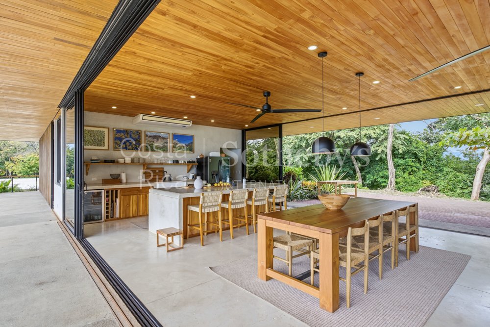 Wanderlust-Sothebys-International-Realty-Pavones-Family-Estate-15.jpg