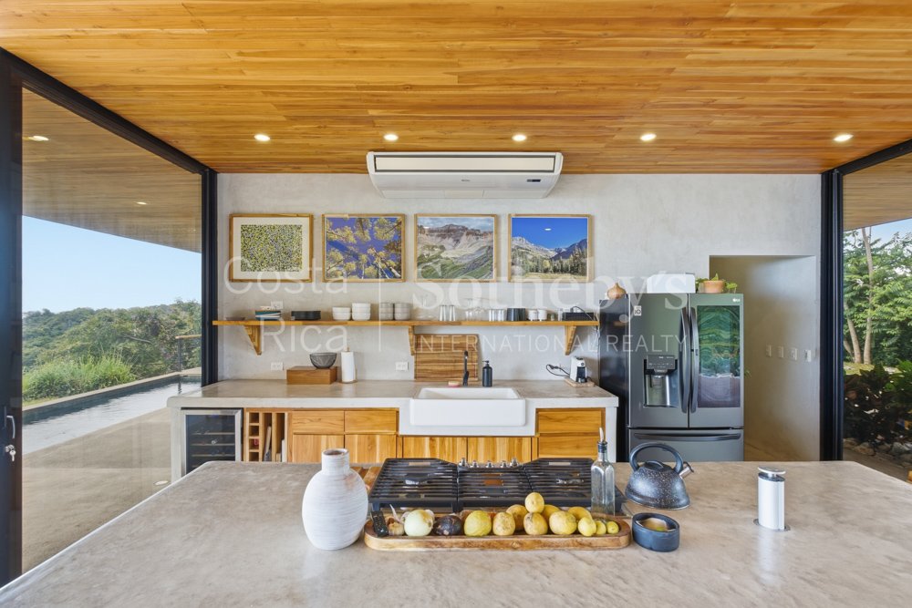Wanderlust-Sothebys-International-Realty-Pavones-Family-Estate-16.jpg