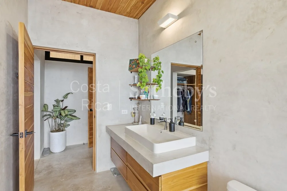 Wanderlust-Sothebys-International-Realty-Pavones-Family-Estate-27.jpg