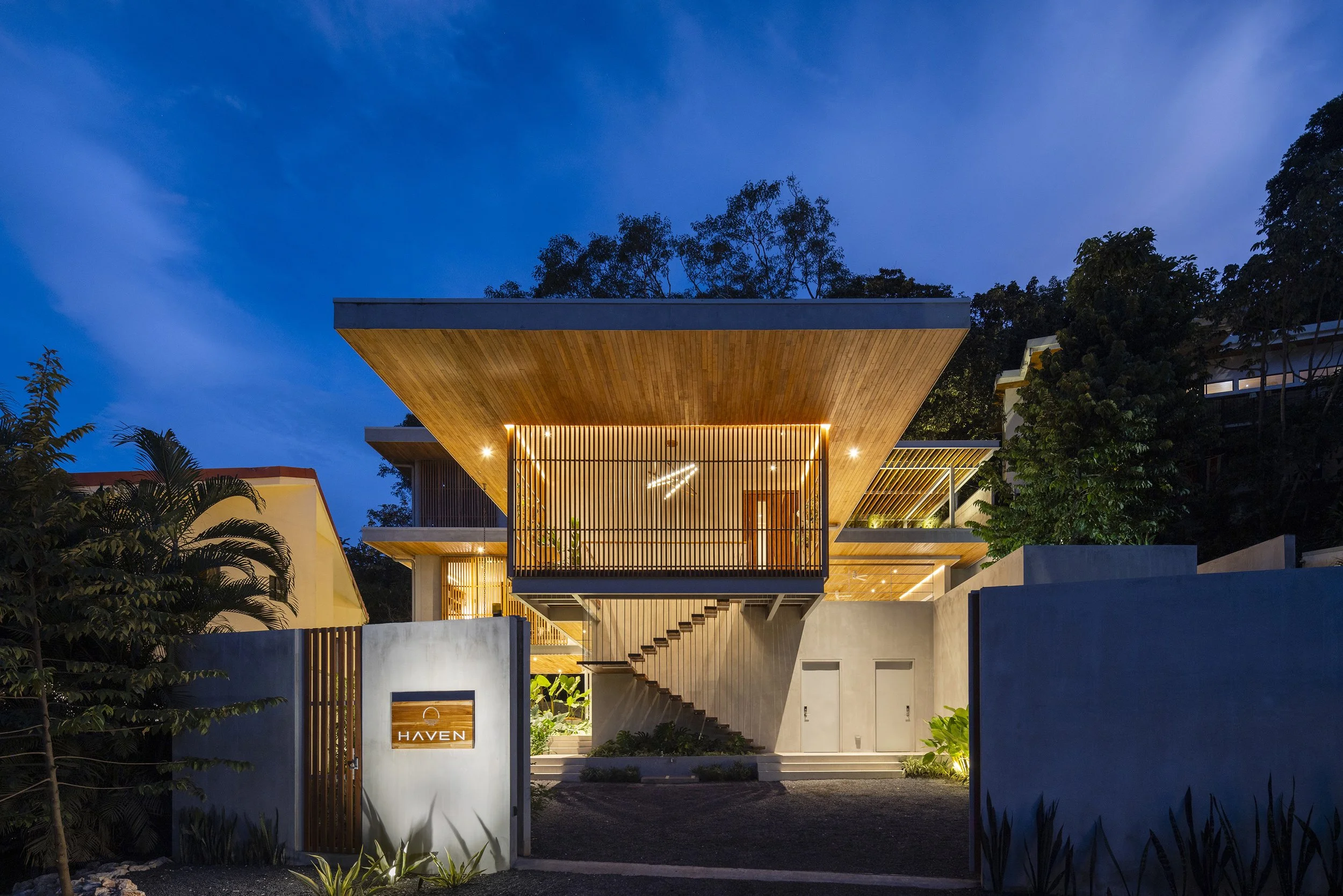 Haven-Nosara-Vacation-Rental-Luxury-Villa-Front-Night.jpg