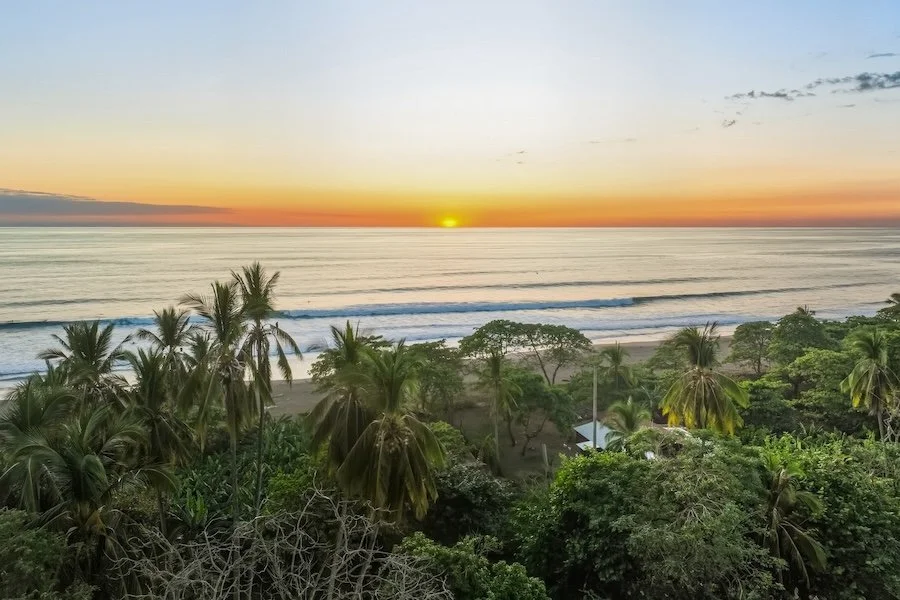 Front-Row Pacific Views