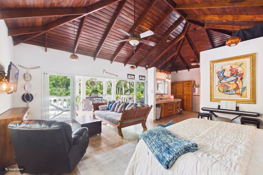 Boutique-bed-and-breakfast-Wanderlust-Sothebys-International-Realty-41.jpg