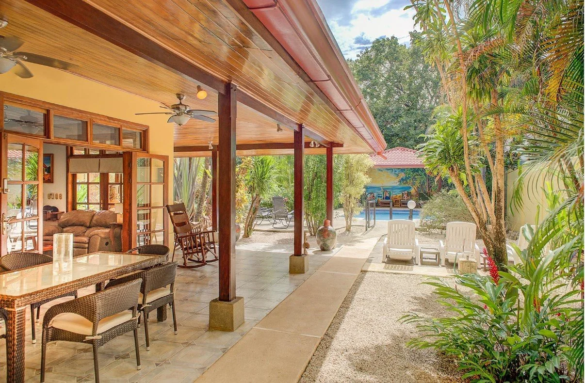 8 mainhouse-outdoorterrace.jpg