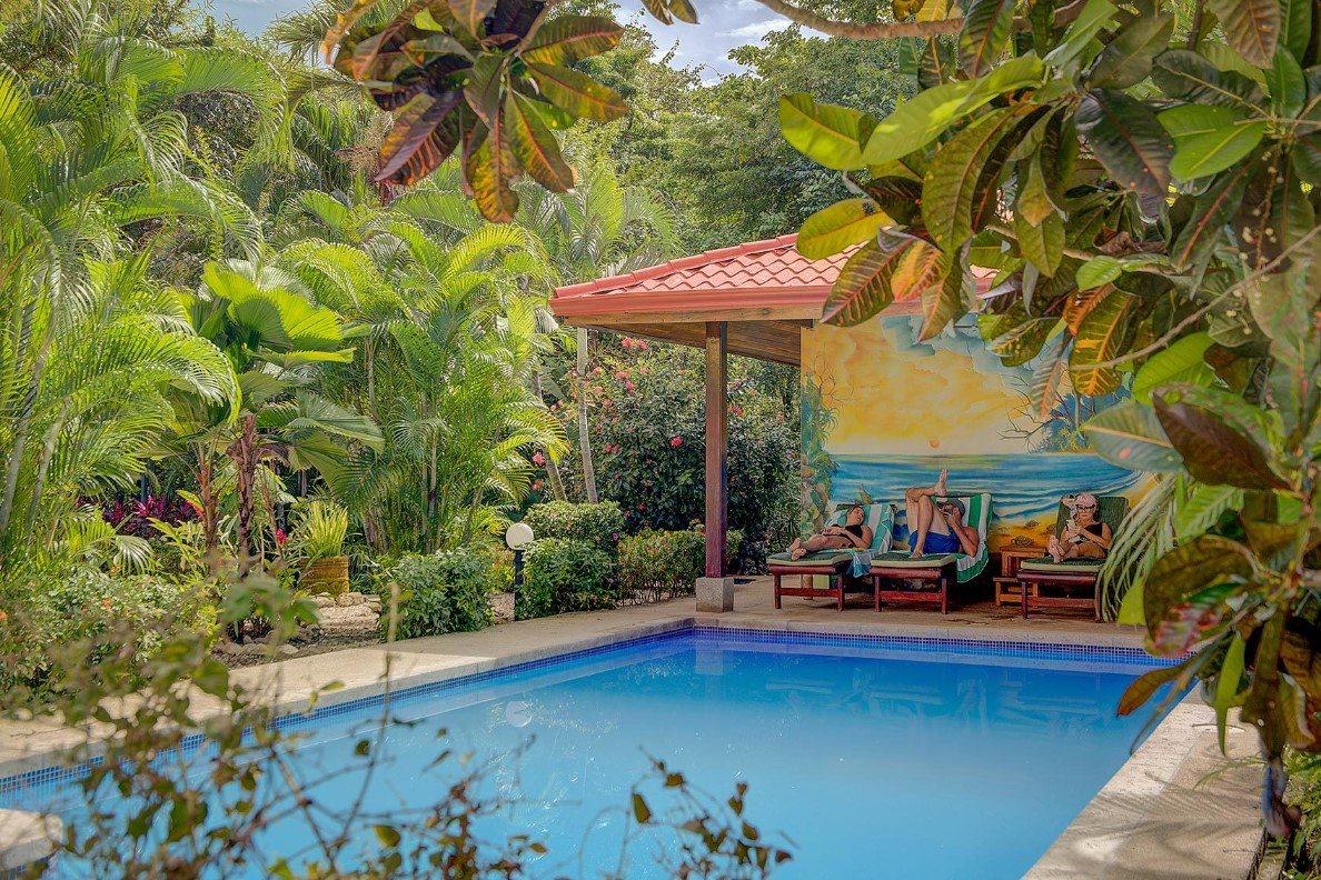 10 poolarea.jpg