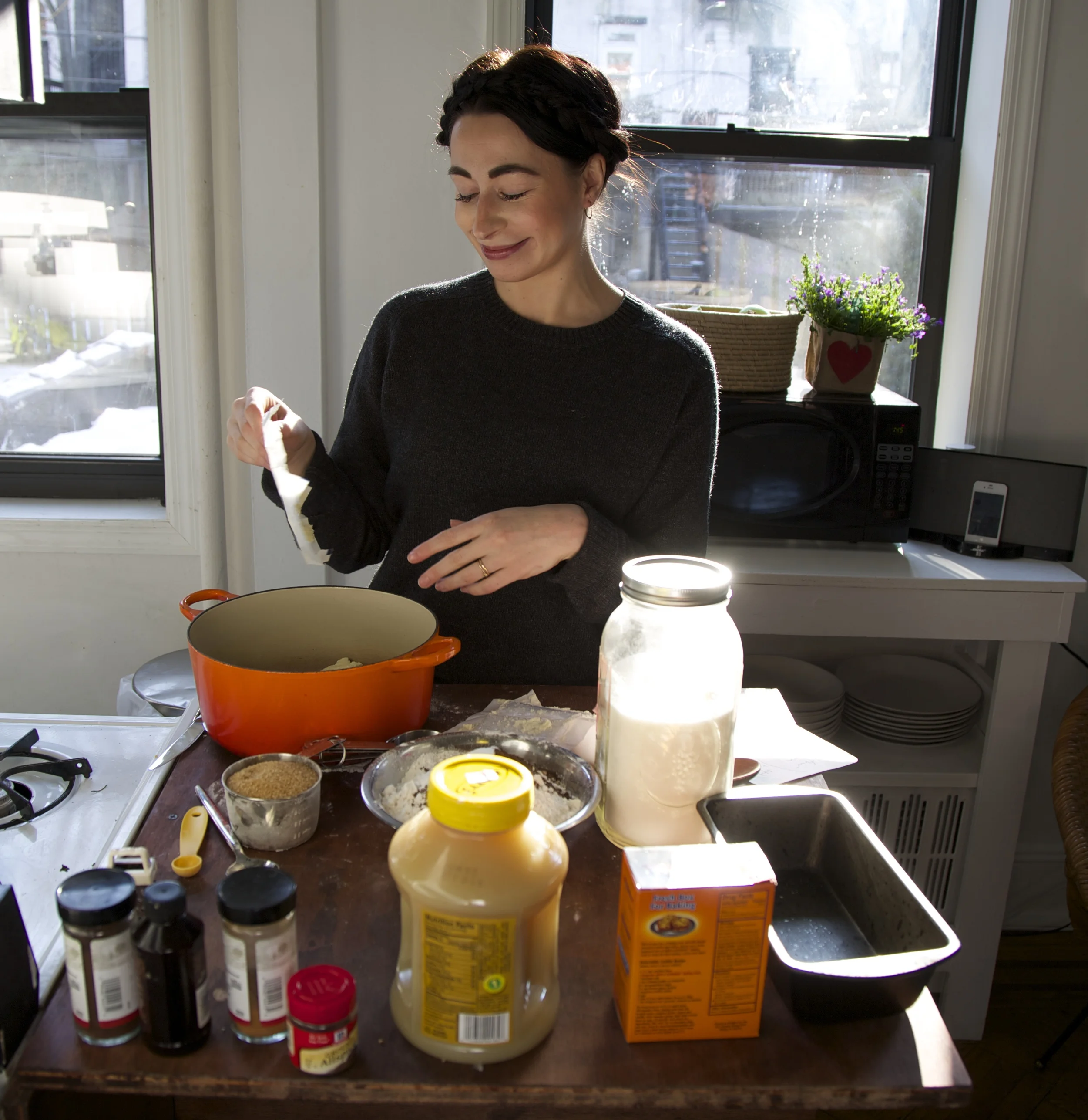 2) Put 1 cup of butter and 2 cups of sugar into a mixing bowl. 