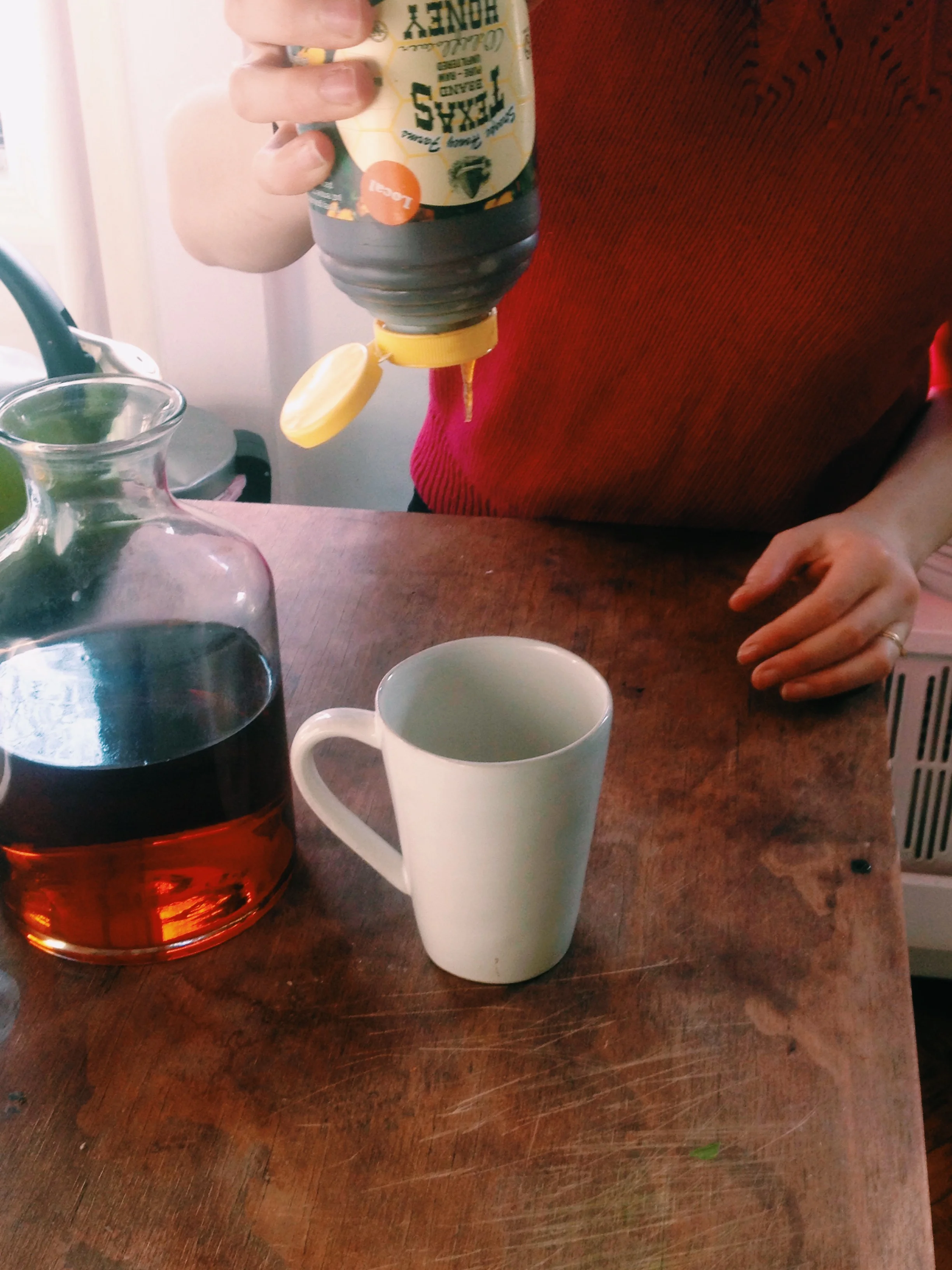 Squeeze it into the cup. About a teaspoon and a half. I like mine on the less-sweet side. You may want a little more.