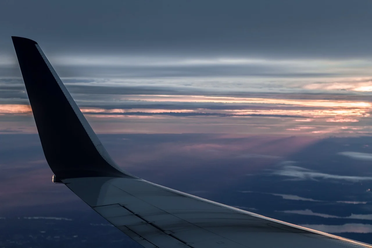 airplane-1938971_1280.jpg