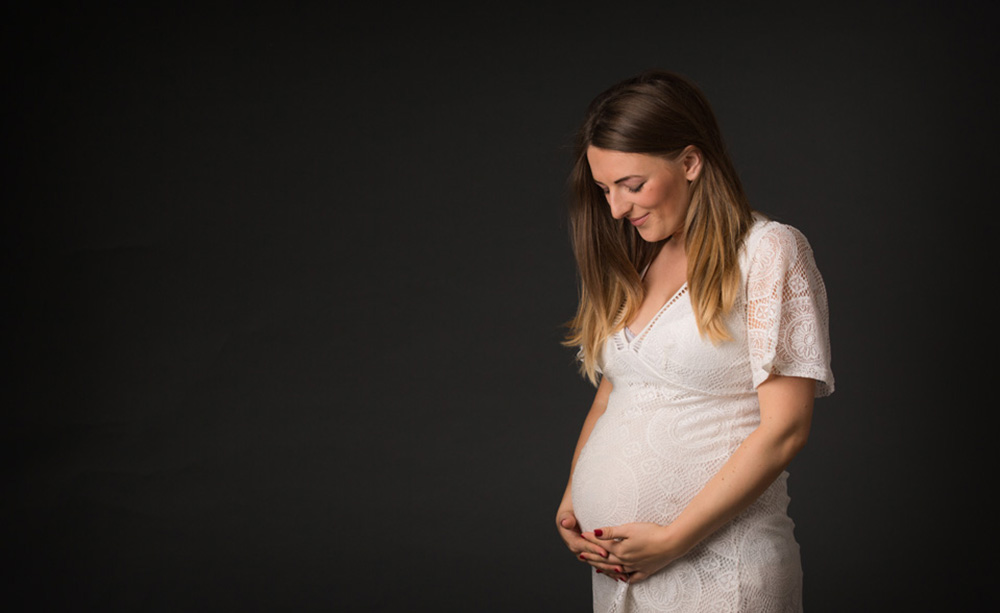Maternity photographer berkhamsted .jpg