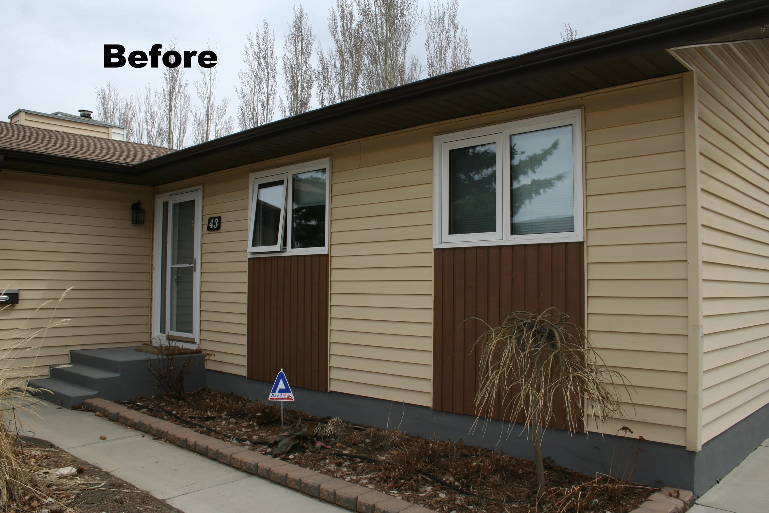Before pic Siding, exterior renovation saskatoon.