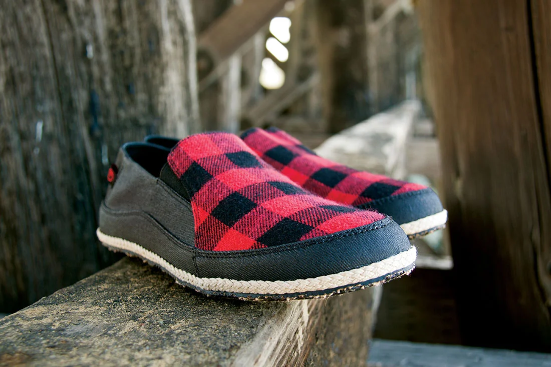 OM481_Espadrilla Winter Slip On M__RedBlack_643_Hero.jpg