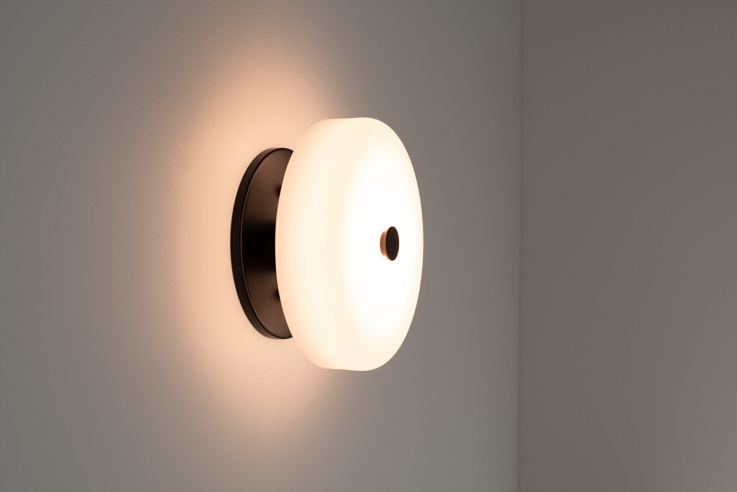 Ben & Aja Blanc Nova Sconce Warm White On White - Black - 3:4 - On.jpg