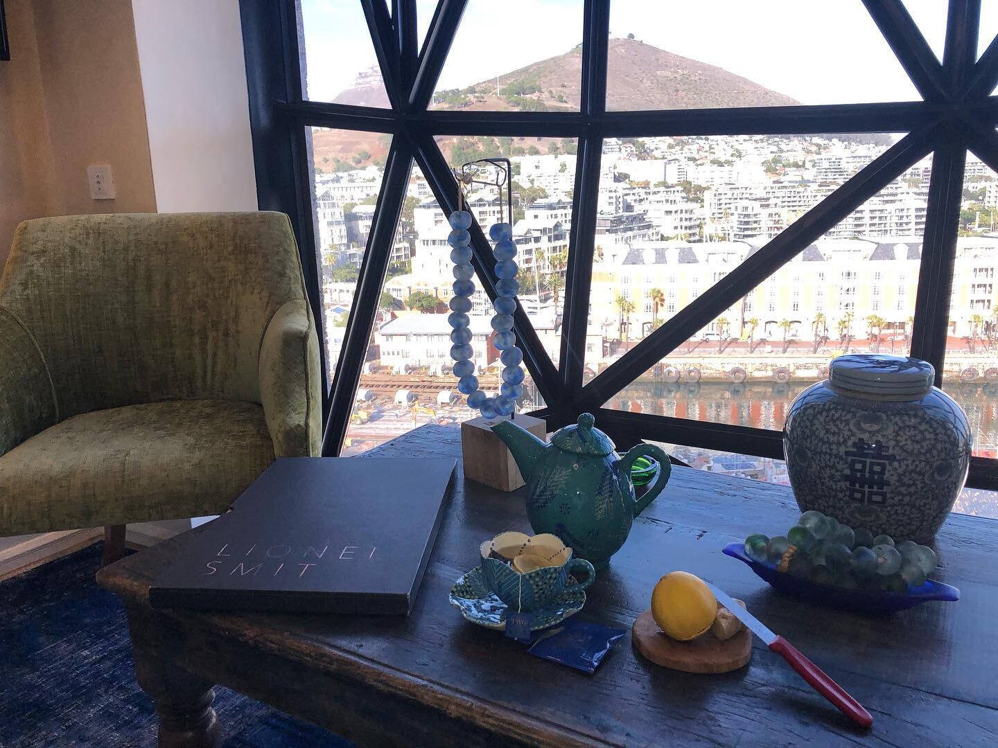 Morning #spotoftea &amp; reviewing #Fragment by @lionelsmit
#luxtravelgirltravels