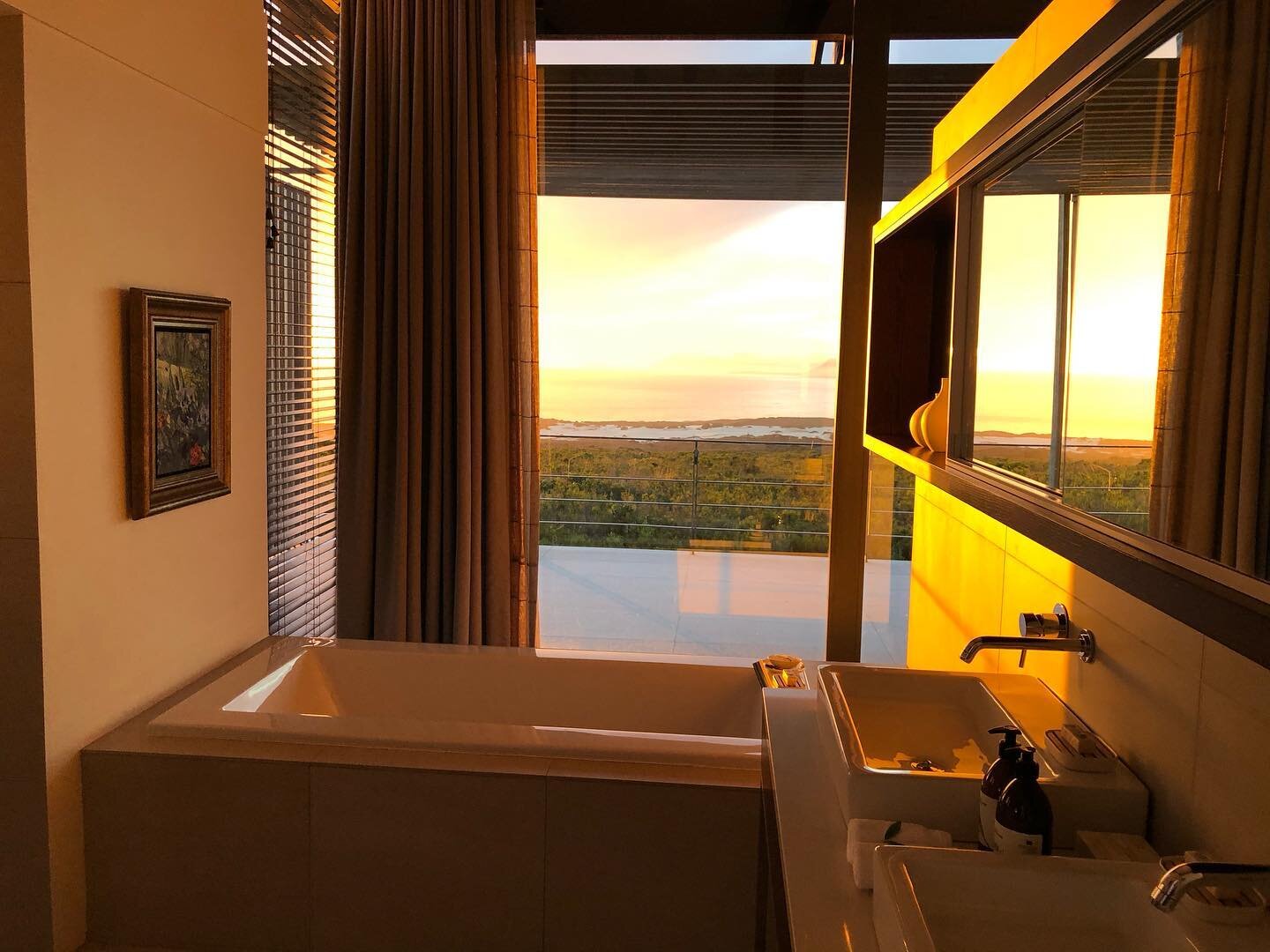 Yesterday&rsquo;s #Sunset 🌅
Alive with God&rsquo;s creations!
@grootbos #biodiversity #culture #nature between #mountains #forest and #trees!
This is #SouthAfrica 🇿🇦