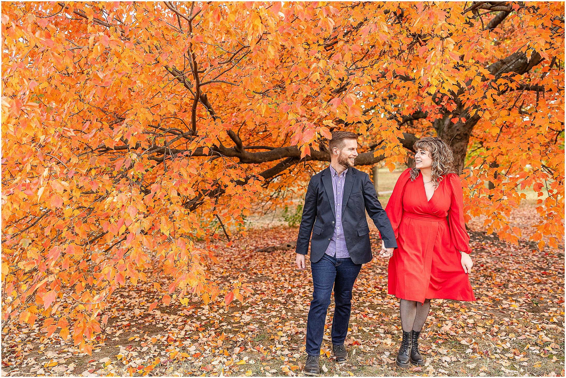 Bromo-Seltzer-Tower-Engagement-Photos_0166.jpg